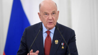 Владимир Порханов поздравил жительниц Кубани с 8 Марта