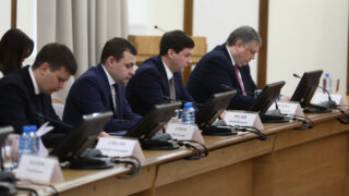 Кубанцы в феврале чаще всего жаловались на дороги и жилищно-коммунальные проблемы