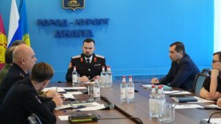Врио атамана Кубанского казачьего войска Александр Агибалов провёл рабочие встречи в Анапе
