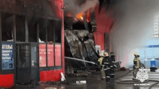 В Краснодаре загорелся склад на площади 2500 квадратных метров