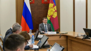 В Краснодарском крае обсудили готовность к паводковому и пожароопасному сезонам