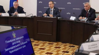 Депутаты ЗСК обсудили призывную кампанию и патриотическое воспитание