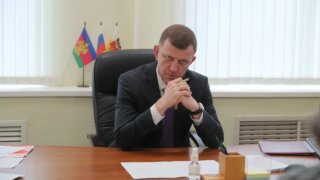Мэр Краснодара на личном приеме обсудил земельные вопросы и переселение из аварийного жилья