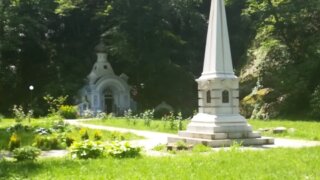 Две девочки упали со скалы у Иверской часовни в Горячем Ключе