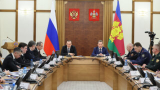 На Кубани продолжают устранять последствия удара беспилотников по НПЗ