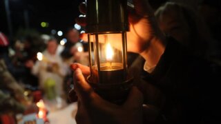 В Краснодар доставили Благодатный огонь и передали его храмам Кубани