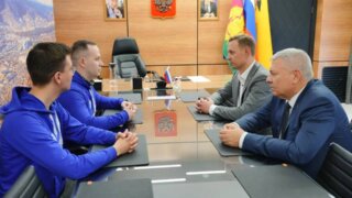 Юрий Костомаха и глава Новороссийска обсудили развитие молодёжной политики и интеграцию инициатив в народную программу ЕР