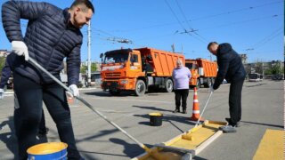 Сотрудники КТТУ вышли на субботники во дворах и депо