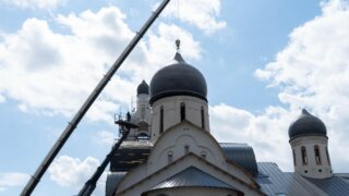 В микрорайоне «Самолёт» освятили купола одного из самых больших храмов юга страны