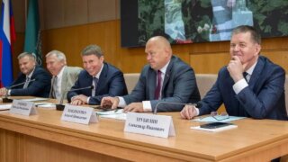 Депутат Александр Трубилин поздравил академика РАН Вячеслава Лукомца с 60-летием