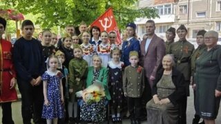 В честь 9 Мая по поручению депутата ЗСК Олега Бойченко в Краснодаре поздравили ветерана Великой Отечественной войны