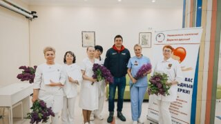 Депутат Валерий Горюханов поздравил сотрудников Перинатального центра с профессиональным праздником