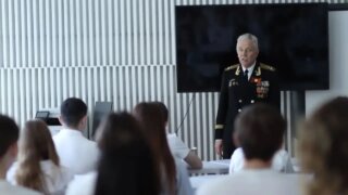 Для краснодарских студентов организовали встречу с командиром атомного подводного крейсера