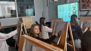 Детскую художественную школу Новокубанского района дооснастили по нацпроекту «Семья»