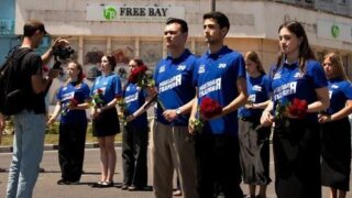 В Новороссийске молодогвардейцы провели акцию «Минута молчания» на проспекте Ленина