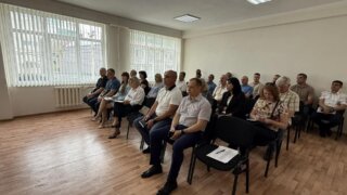 Коммунальные вопросы Лоо: диалог власти и жителей