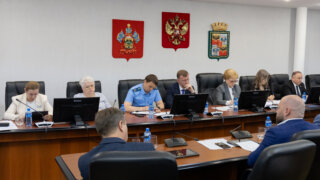 Депутаты утвердили правила водопользования, экономию бюджета и награды родителям