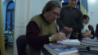 «Сириус светит всем»