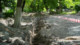 В Новороссийске обновляют сквер на пересечении Советов и Магистральной