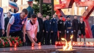 Студенты Краснодарского кооперативного института приняли участие в акции “Свеча памяти”