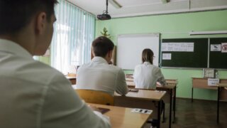 Евгений Наумов поздравил краснодарских стобалльников с максимальными результатами на ЕГЭ