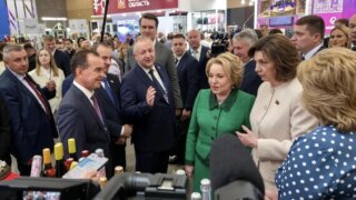 Спикер Совета Федерации оценила кубанскую продукцию на выставке в Беларуси