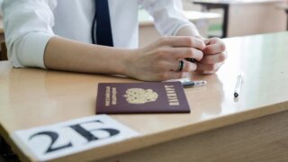 Краснодарские выпускники начали сдачу ЕГЭ с химии, литературы и истории