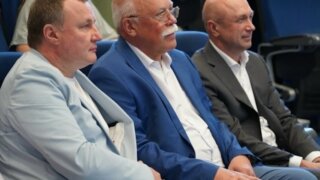 Депутат ЗСК Станислав Гринев принял участие в открытии профориентационной смены «УникУМ — Школьники региона»