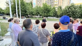 Депутат ЗСК Галина Головченко обсудила с жителями Краснодара садики, дороги и досуг для пожилых
