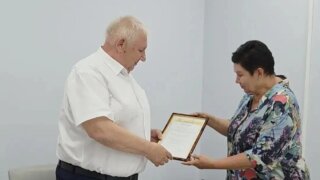 Депутат Зюзин взял под контроль обращения жителей Усть-Лабинска и помог школе №1