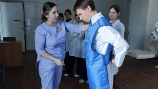 Школьники из Северской получили профессию младшей медсестры до выпуска