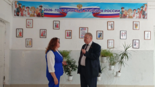 Депутат ЗСК Владимир Решетняк оценил патриотическую работу в школе № 31