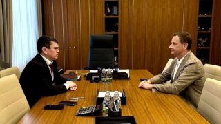 Глава Сочи Андрей Прошунин обсудил с руководством Минстроя РФ реализацию программы комплексного развития курорта