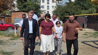Депутат Игорь Брагарник и представители администрации Краснодара проверили строительство ливнёвки у школы № 22