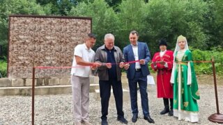 Кубань и Адыгея вместе вернулись к жизни родник на тропе на Гуамке