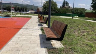В Апшеронске обновляют сквер имени Комарова по федеральному проекту