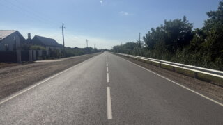 Дорогу в станице Калининской обновляют по нацпроекту