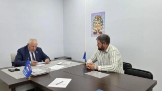 Прием граждан в Усть-Лабинске: депутат ЗСК Владимир Зюзин взял на контроль три острых вопроса