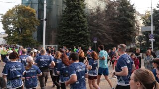 Праздник спорта и единства: Краснодар отпраздновал день рождения забегом
