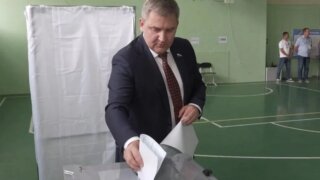 Депутат Госдумы Дмитрий Ламейкин вместе с родителями принял участие в голосовании в Краснодаре