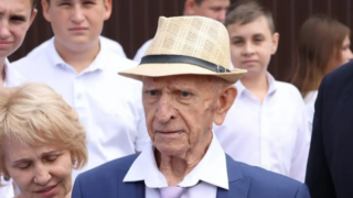 Вениамин Кондратьев поздравил ветерана из Кропоткина со 101-летием