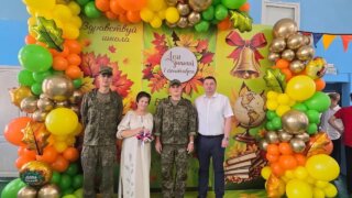 Депутат Евгений Смычагин поздравил школьников и студентов с Днем знаний