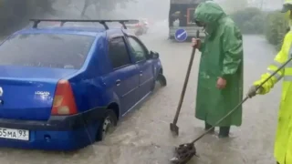 В Сочи устраняют последствия подтоплений после сильных дождей