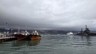 В Новороссийске потребовали не допустить утечки нефти с танкера Аframax Rio