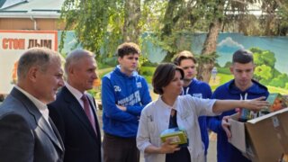 Молодогвардейцы Краснодара передали «Коробки храбрости» в детскую больницу
