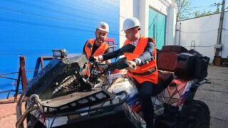 Депутат ЗСК Илья Шакалов протестировал квадроцикл на кубанском предприятии