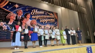 Депутат ЗСК Лобачев поздравил педагогов своего округа с Днём учителя